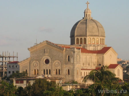 Cuba_Havana_Miramar_Iglesia